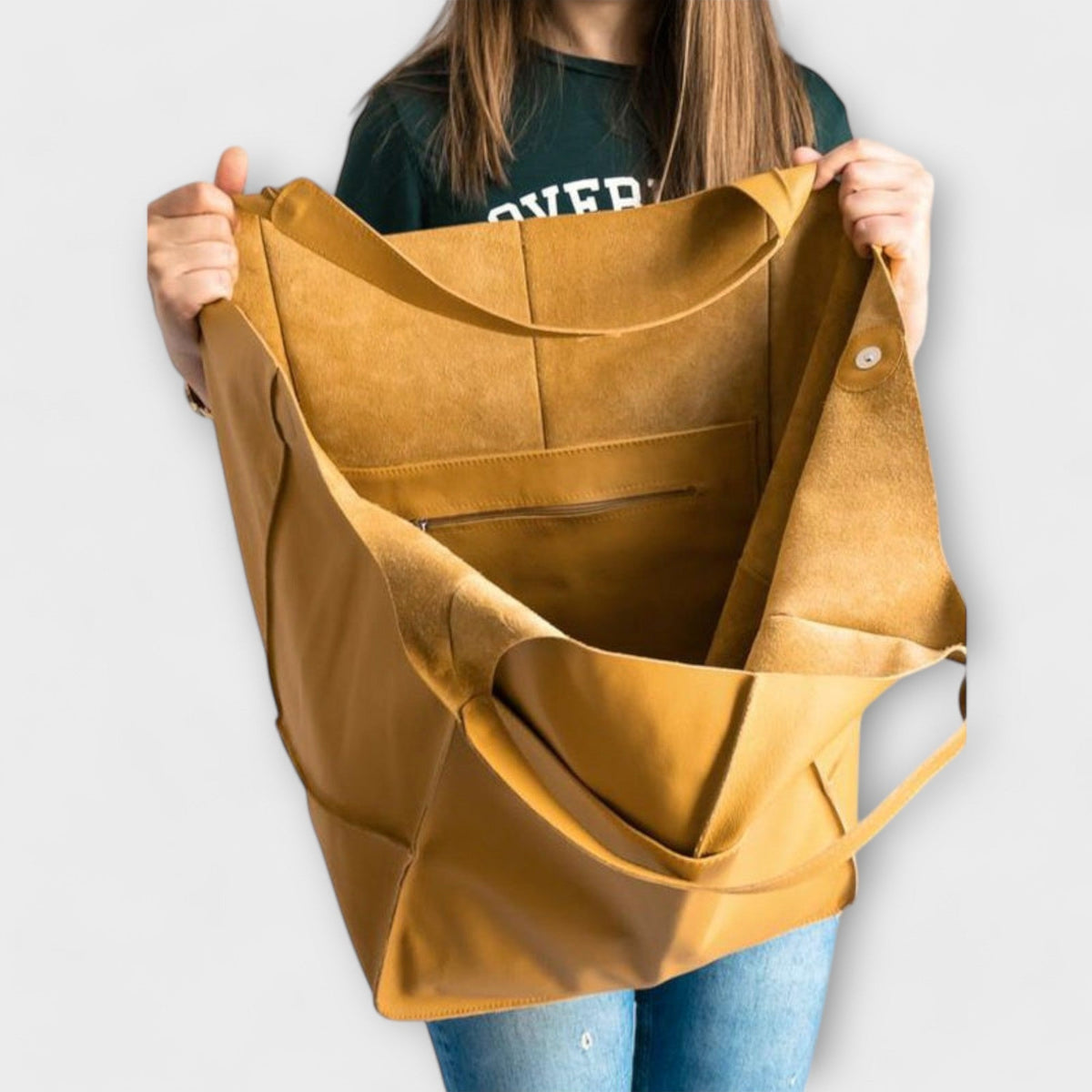 Urania | Oversized Leather Weekender Bag 10