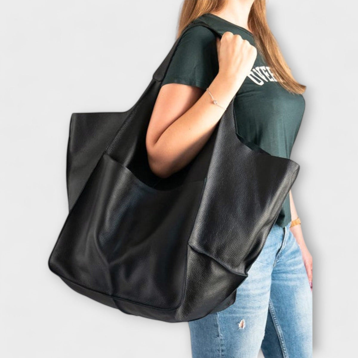 Urania | Oversized Leather Weekender Bag 11