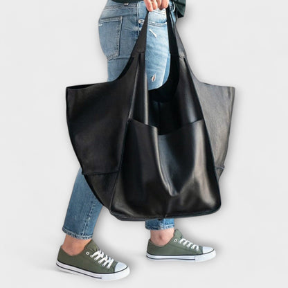 Urania | Oversized Leather Weekender Bag 17