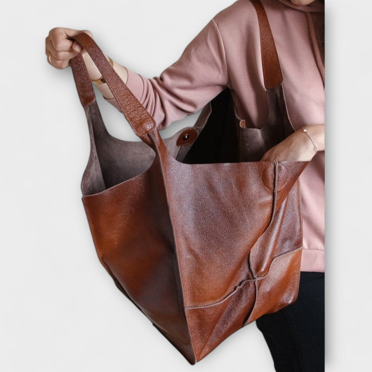 Urania | Oversized Leather Weekender Bag 9